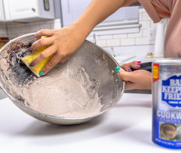 Bar Keepers Friend Cookware Cleanser & Polish (2 x 12 oz) Stainless Steel Cleaner & Degreaser for Pots, Pans, Bakeware & Grills - Removes Sticky Residue, Rust Stains & Lime Deposits